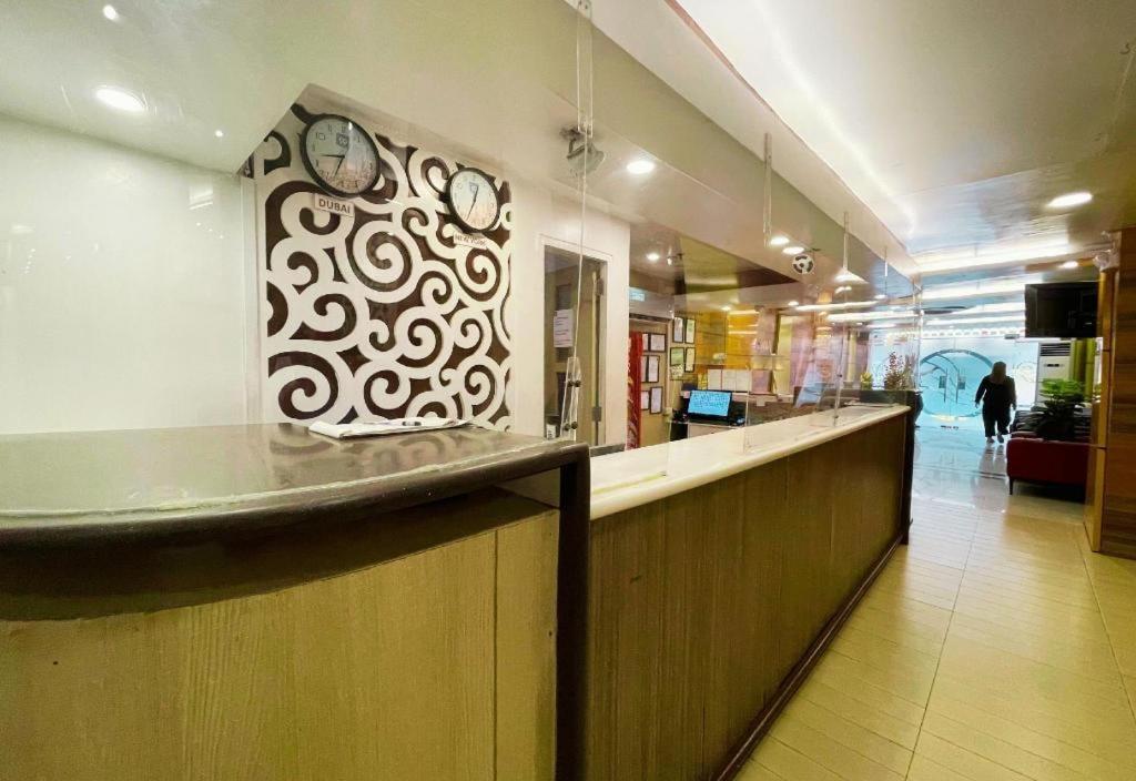 Hotel 99 Monumento Caloocan Exterior photo